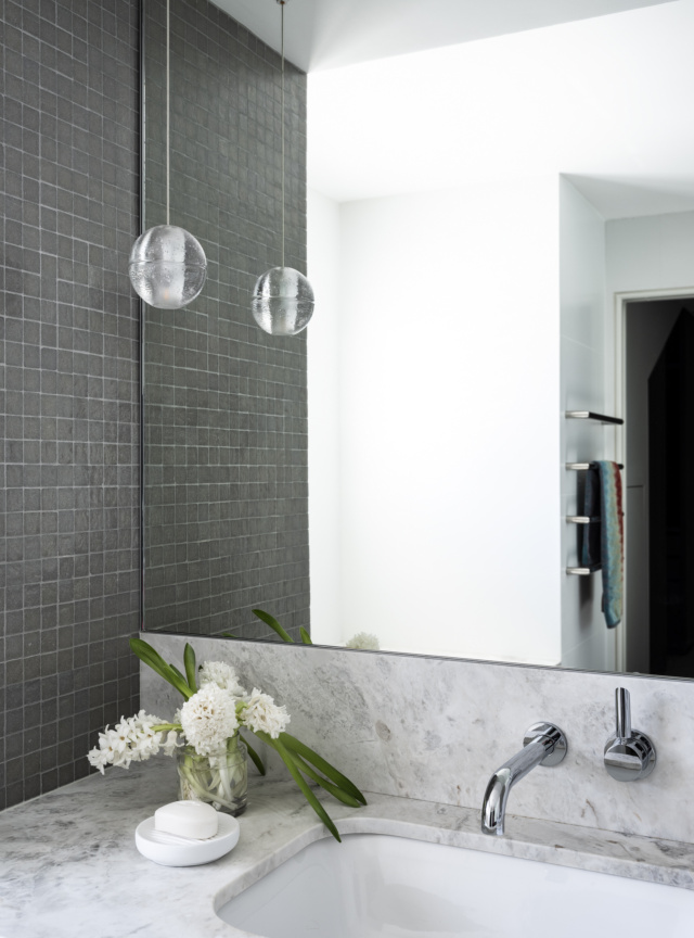 SUMW 31a bathroom light