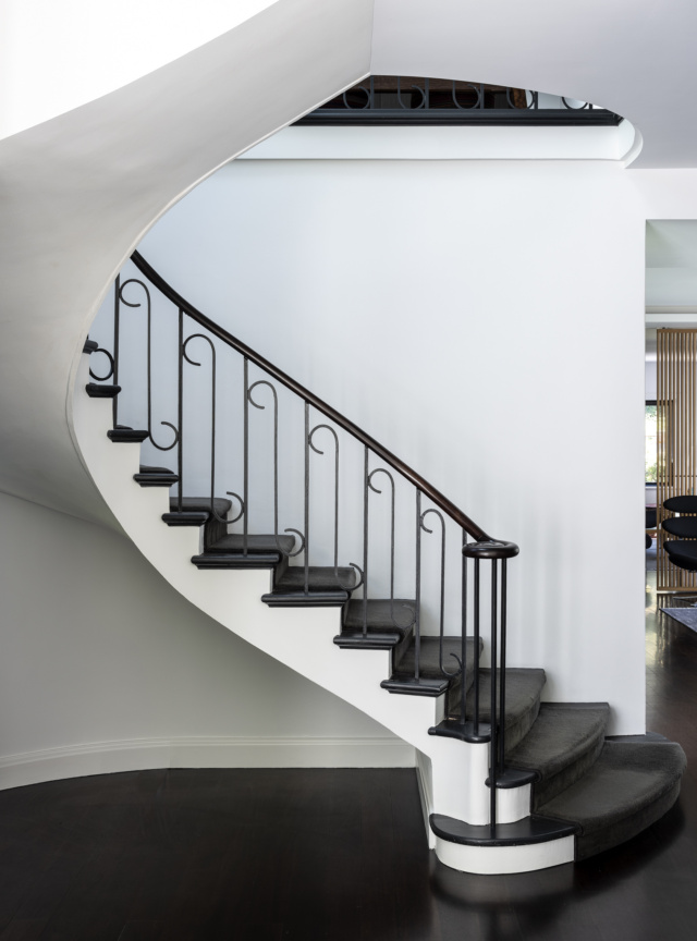 Corben Kiora Ave 0048 Crop