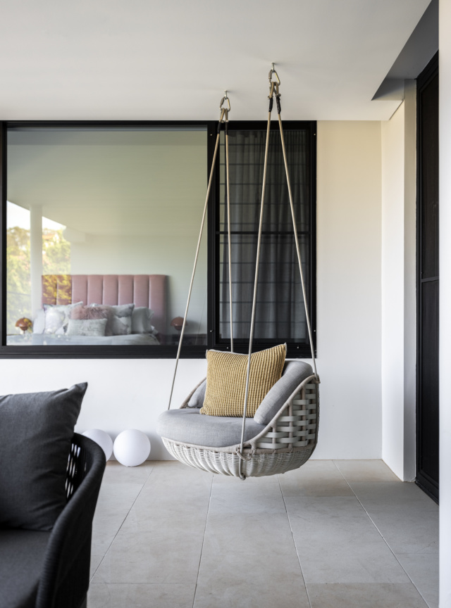 ECM 24 outdoor swing chair