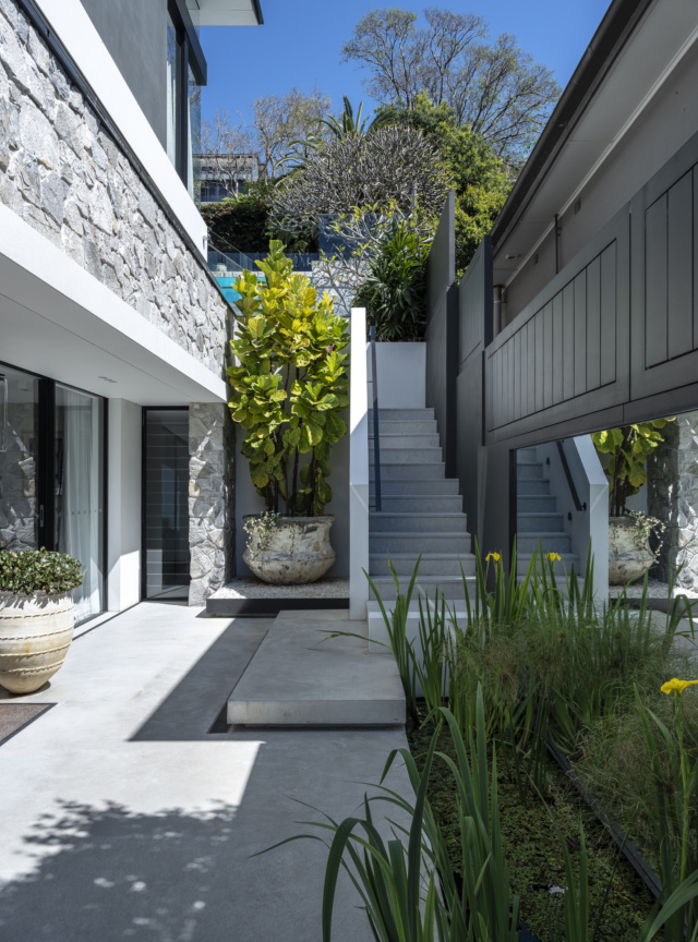 Corben The Grove 0031