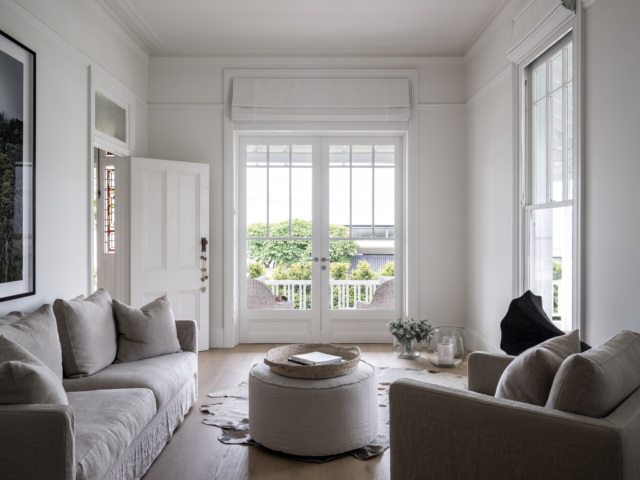 STAA 23 Sitting Room