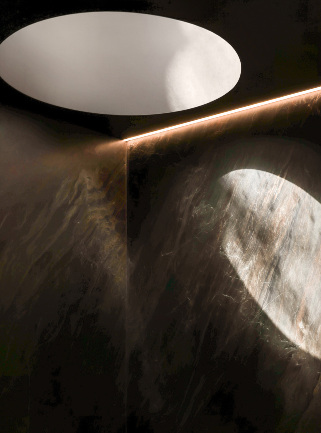 0 R8 A4056 crop edit2